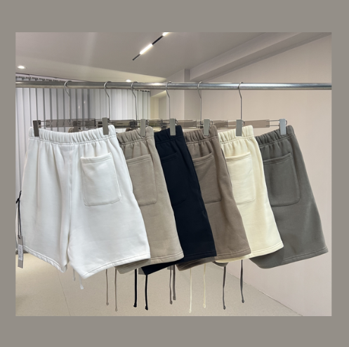 ESCENTIOLS SHORTS